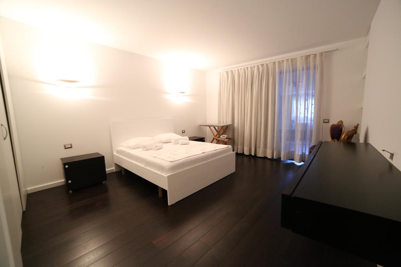 Big Ben Luxury Bllok * Tirana